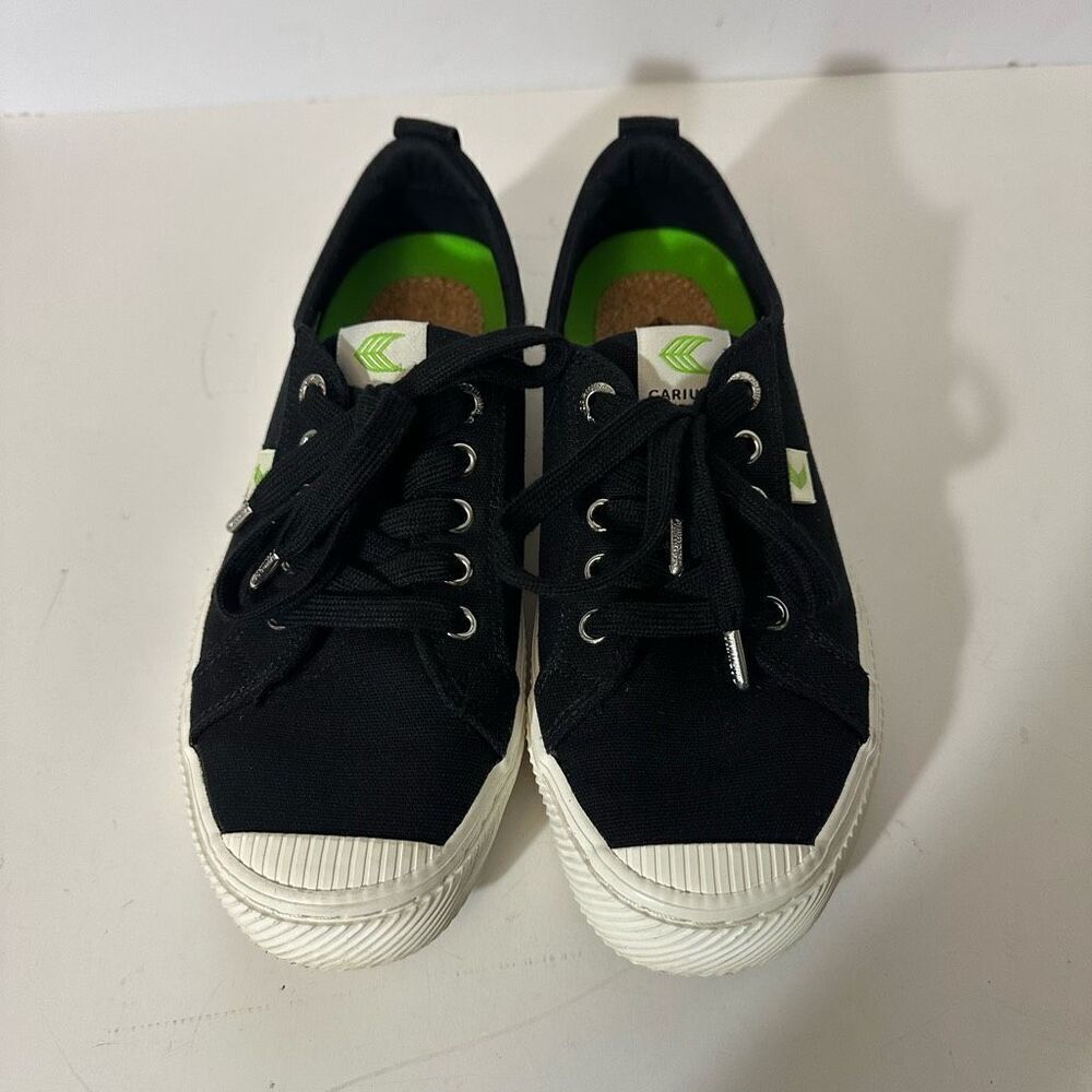 Cariuma OCA Low Black Canvas Sneakers | Women Size 8.5